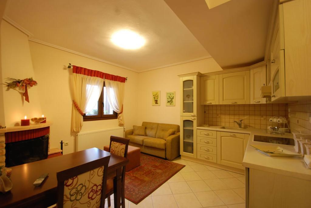 Valentini Guesthouse Karpenisi Номер фото