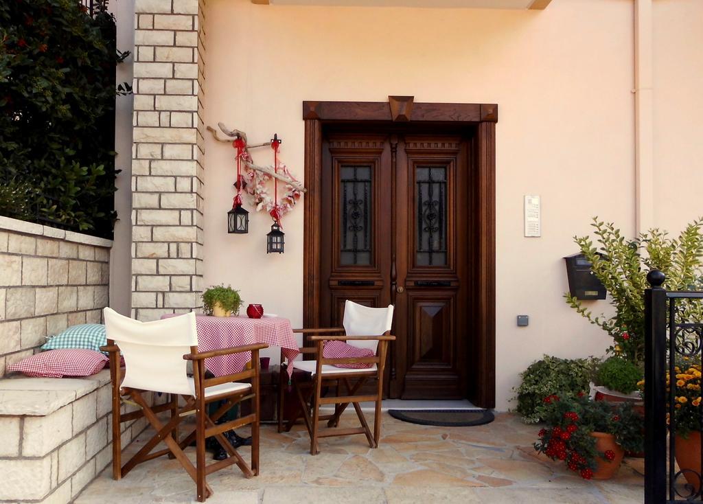 Valentini Guesthouse Karpenisi Екстер'єр фото