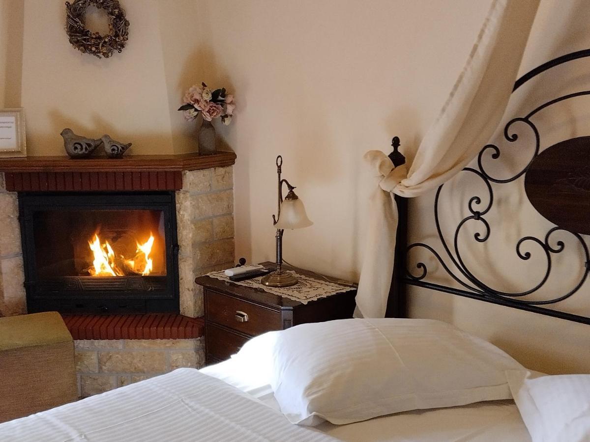 Valentini Guesthouse Karpenisi Екстер'єр фото