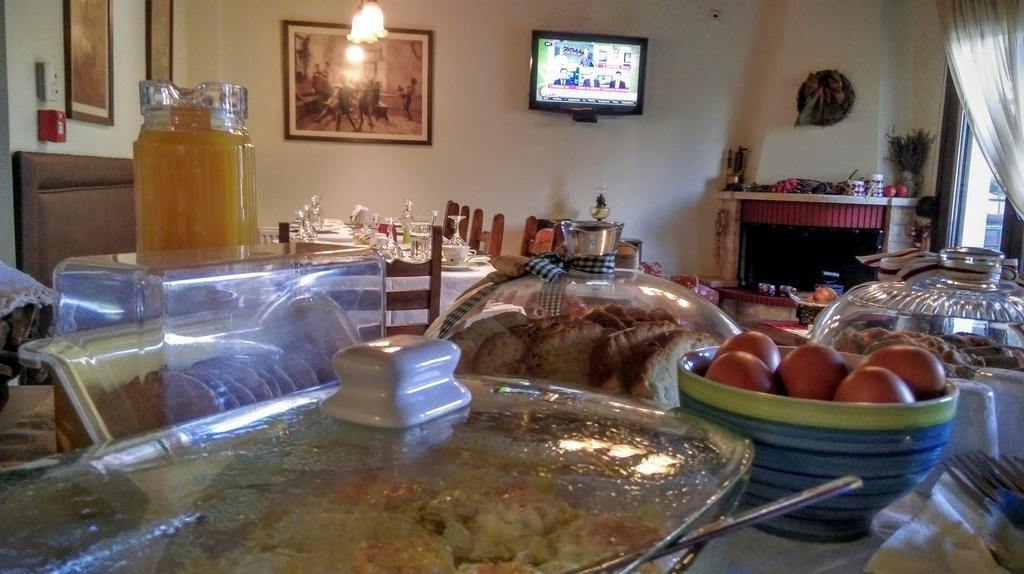 Valentini Guesthouse Karpenisi Екстер'єр фото
