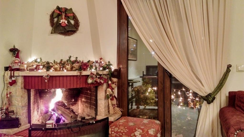Valentini Guesthouse Karpenisi Екстер'єр фото