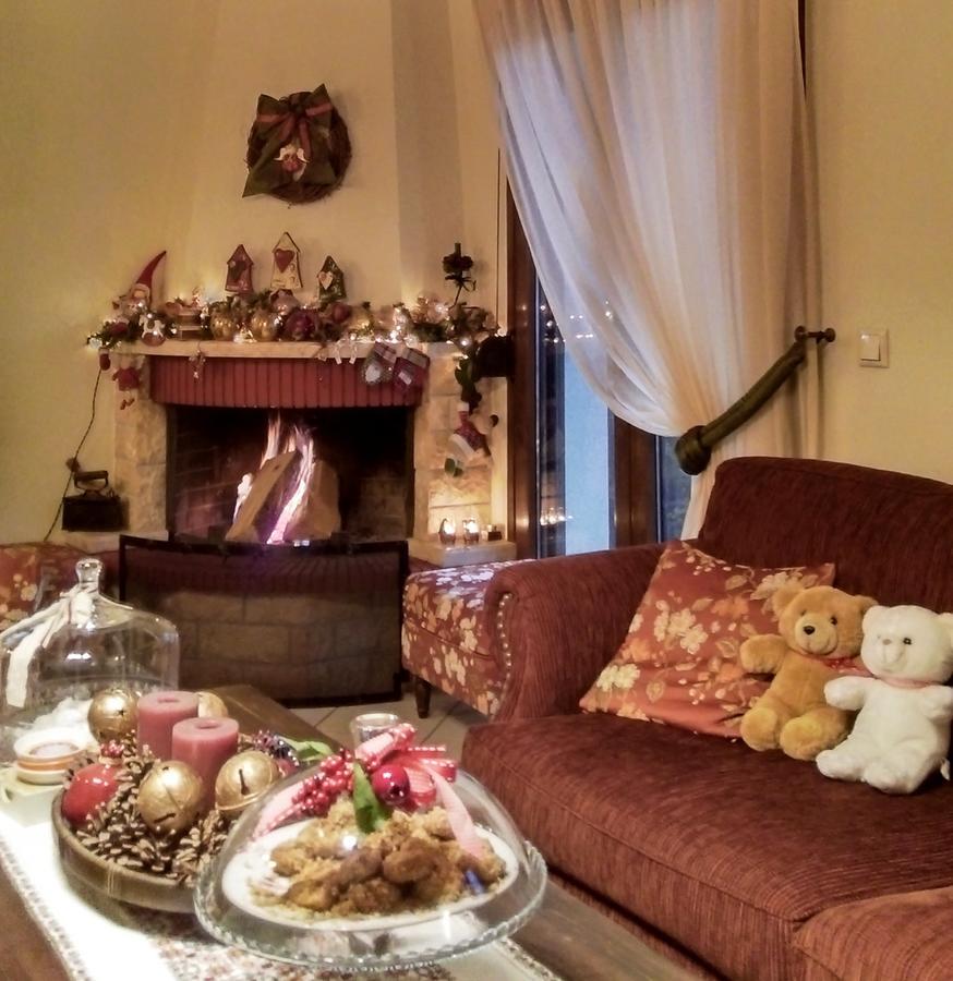 Valentini Guesthouse Karpenisi Екстер'єр фото
