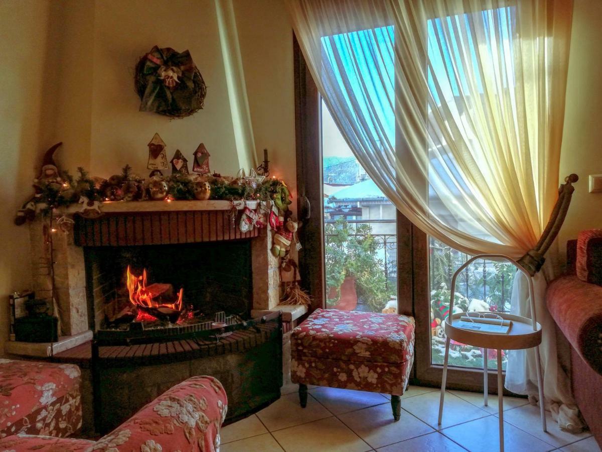 Valentini Guesthouse Karpenisi Екстер'єр фото